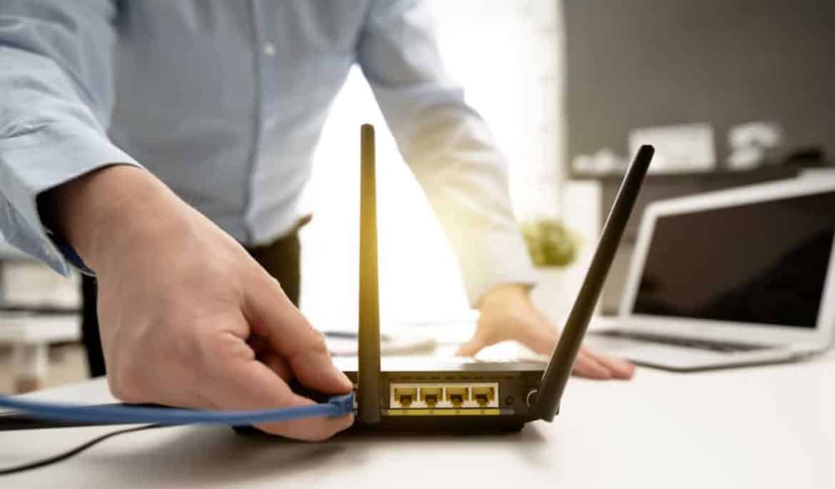 هل يجب ترك الراوتر متصلاً بالكهرباء طول الوقت؟