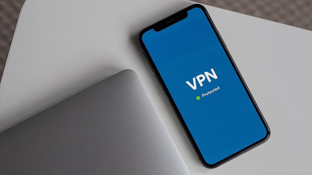 استخدام برامج الشبكة الافتراضية الخاصية VPN