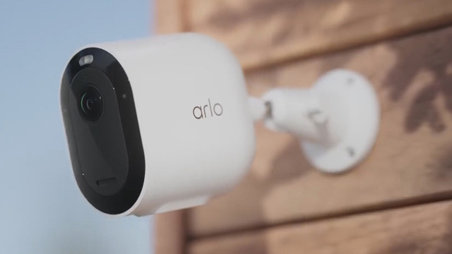 افضل-كاميرا-مراقبة-داخلية-وخارجية-2025