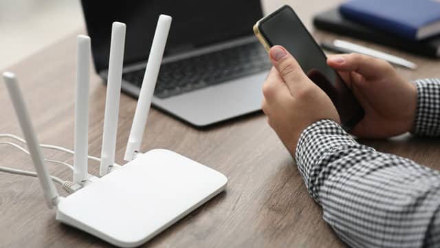 لماذا-نُحذّر-دومًا-من-مخاطر-إهمال-تحديث-الراوتر