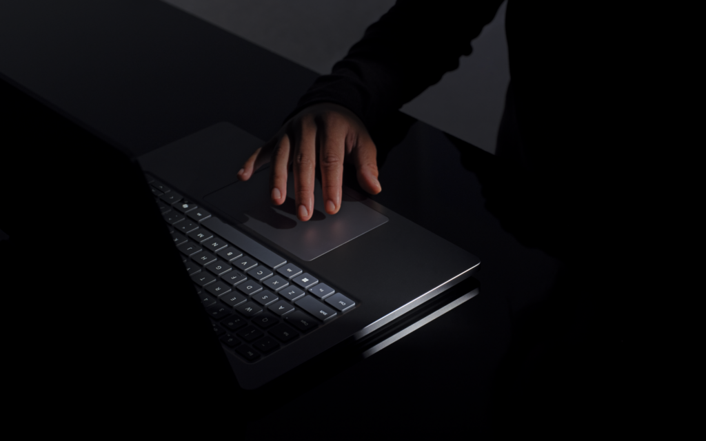 حاسوب Surface Laptop Ultra الجديد.. إليك مواصفاته وسعره image 1